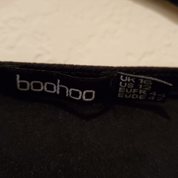 Boohoo Black Crop V Neck top - Picture 4 of 4